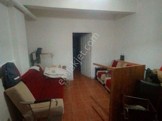 S.evler Merkezde Metrobüse 10dk.1+1 75m2 Kiralık Bahçekat Daire Bekara Yabancıya Uygun