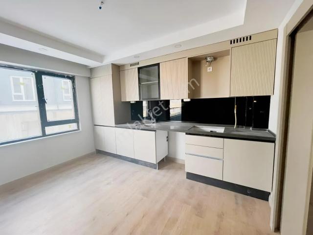 Sıfır 3+1 Oda 160m2,modern Mutfaklı,şahsi Otoparklı Satılık D