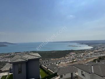 Sıfır Yıllık Kiralık Deniz Manzaralı Havuzlu Site İçi 2+1 Daire
