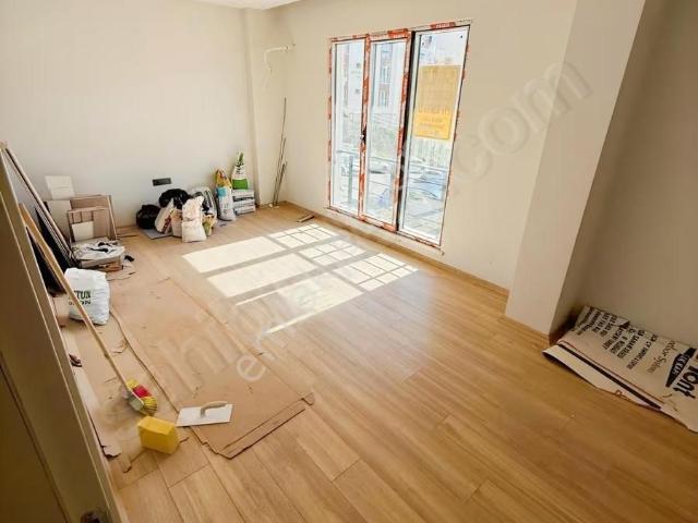 Sıfır Yapı Y.giriş Güney Cephe 2+1 Net 75 M2 Caddeye 2 Dk Daire