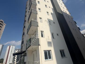 Sıfır Daire Geniş Oturumlu Kapalı Mutfak Balkonlu