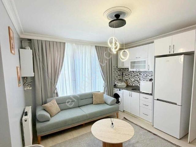 sıfır Eşyalı+cadde Paraleli Levent Ve Ulaşım'a Yakın Arakat 2+1