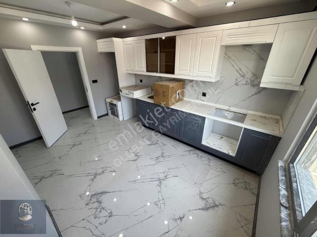 Sıfır İskanlı 2+1 105m2 Asansör Balkon Kotoparklı Lüx Daire