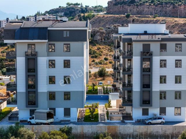 Sıfır Kapalı Otoparklı Havuzlu Akıllı Ev Sistemli 3+1