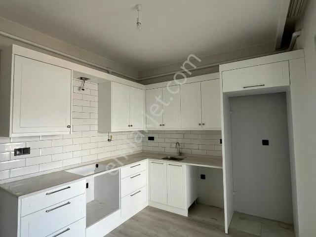 Sıfır Kiralık Daire| 130 M2 Ayrı Mutfak|havuzlu Site İçinde|modern Ve Ferah