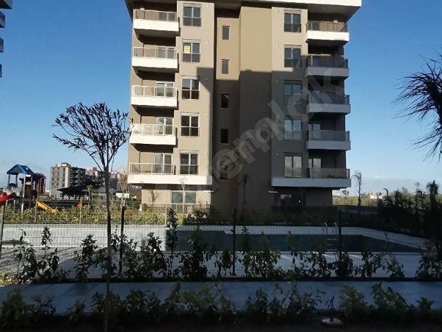 Göksu mah Sıfır lüks Güvenlikli Havuzlu Sitede ebebeyin banyolu 2+1 doğalgaz kombili 29bintl