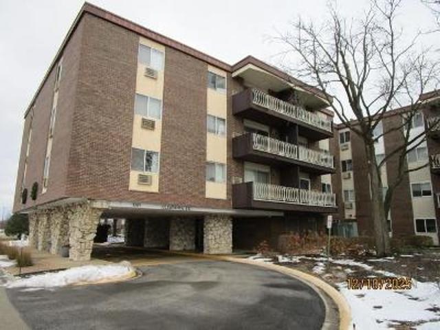 S Finley Rd Apt 417