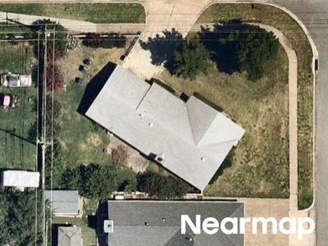S Hillcrest Dr