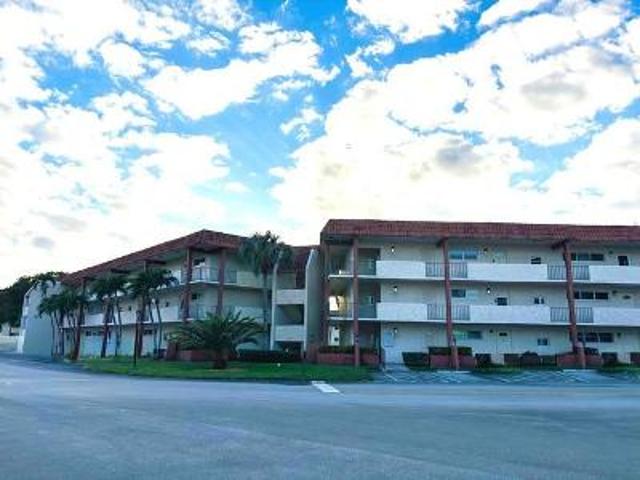 S Hollybrook Dr Apt 305