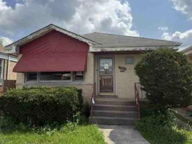 S Justine St