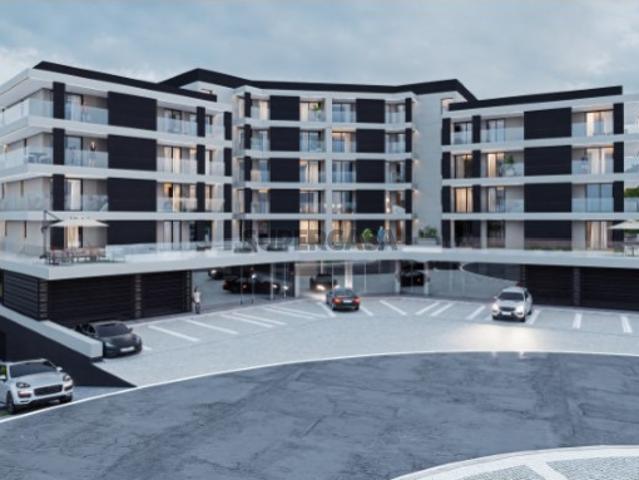 S. João Premium T3 Piso 0 com Varanda Poente