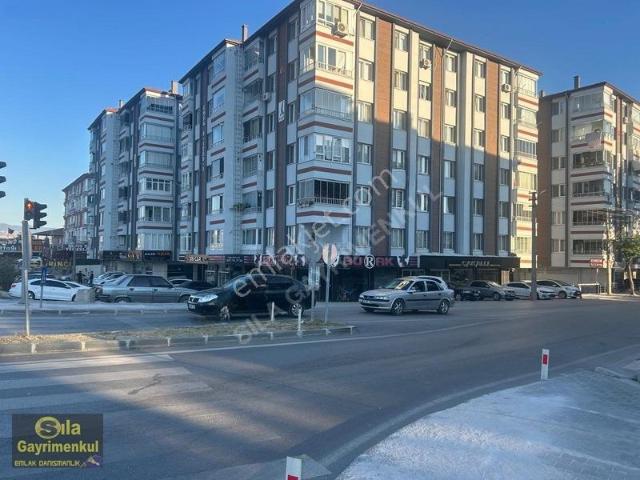 Sıla Gayrimenkulden Cumhuriyet Mh.sinde 2.ci Kat 3+1 Masrafsız