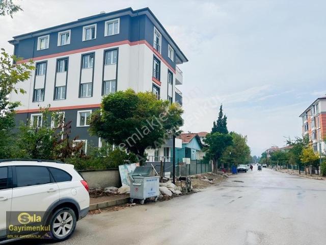 Sıla Gayrimenkulden Şenyurt Mah'de Sıfır 3 Cephe 2+1geniş Balkon