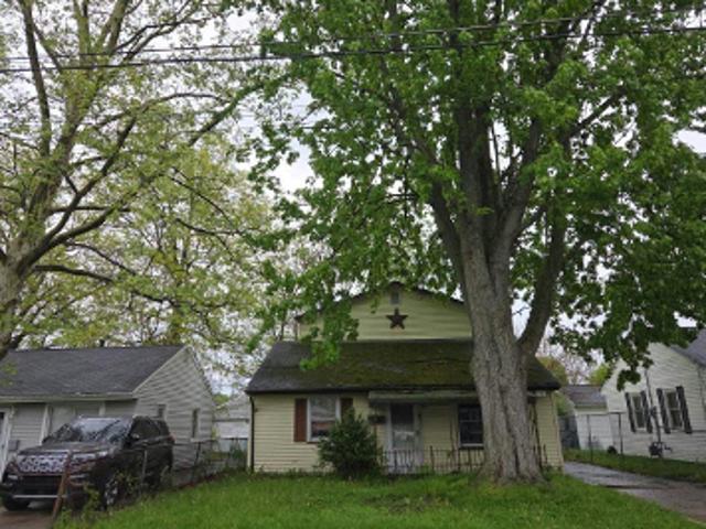 S Logan St