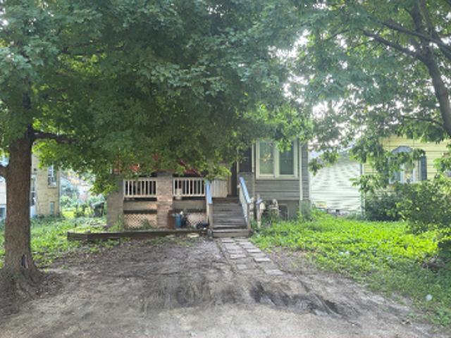 S Price Ave