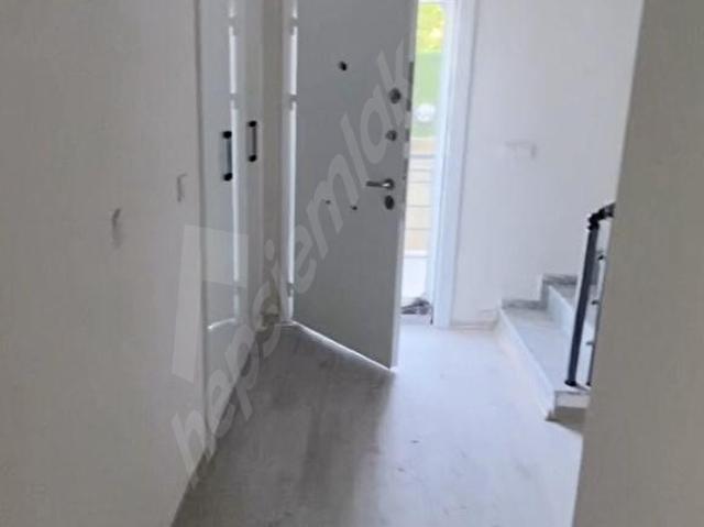 Sırtsırta Satılık Müstakil Villa, merkezde