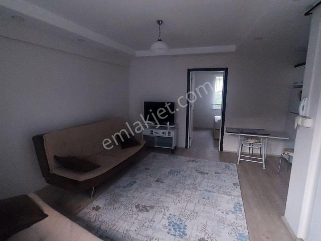 Sırakapılarda Çınara Bayramyerine 5 Dak 1+1 Eşyalı Geniş Apart