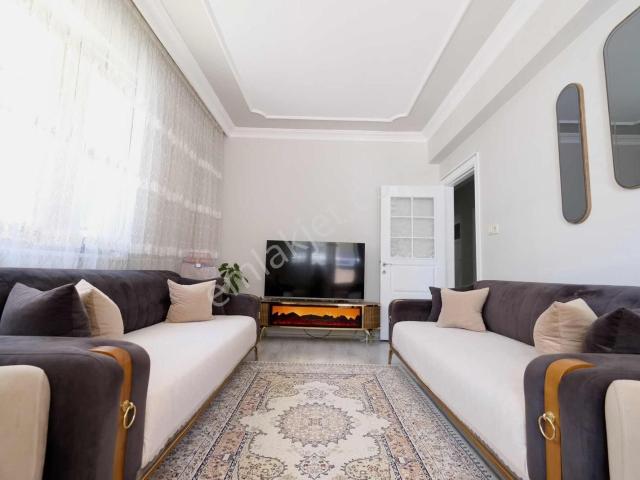 Sırameşeler'de 2+1 Ebeveyn Banyolu Satılık Daire