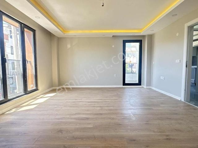 Sırasöğütler Marmarayın Yakının Da 2+1 95m2 Asansörlü Arakat