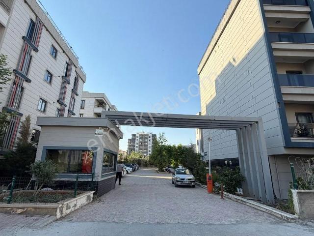 Sırrın'da Kiralık 2+1