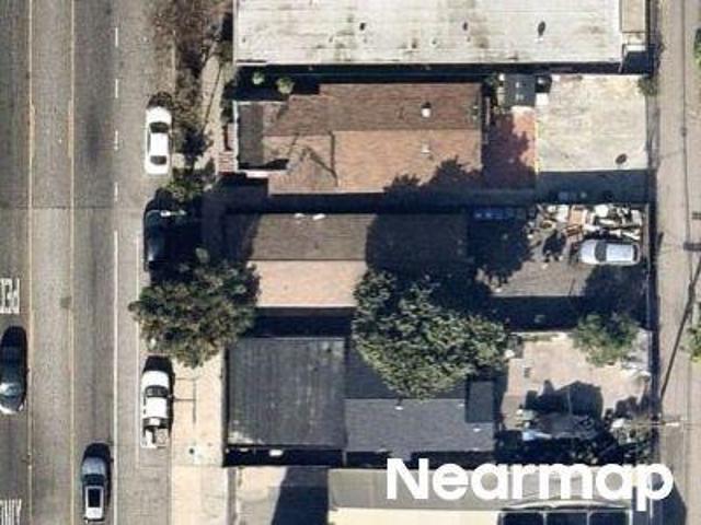 S San Pedro St