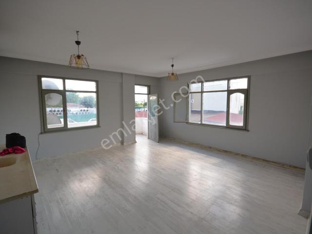S.t.kiralık 1+1 Bekara Uygun Merkezi Konumda Daire