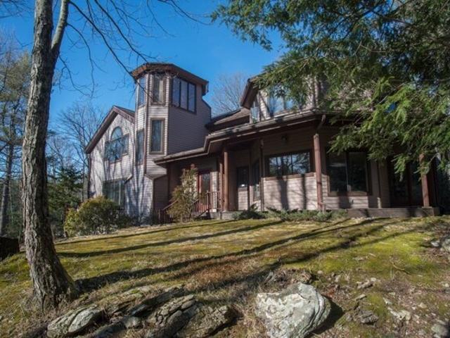 S Valley Rd, Pelham, Home For Sale