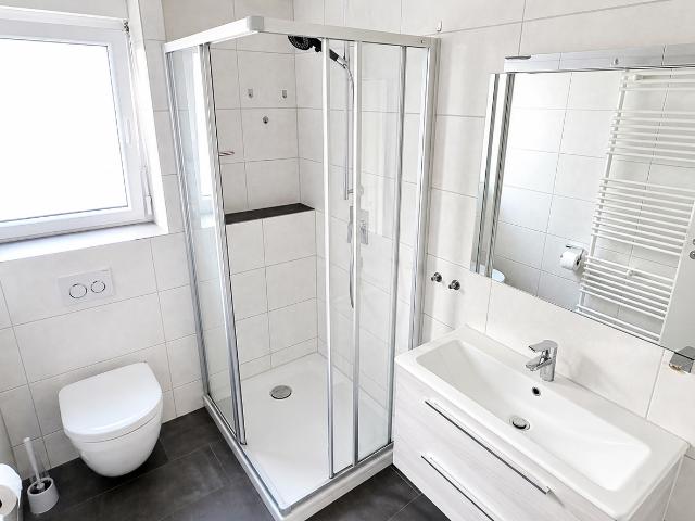 S WANGEN: Tolle, gut geschnittene 3 Zimmerwohnung, EBK, modernes TL Bad