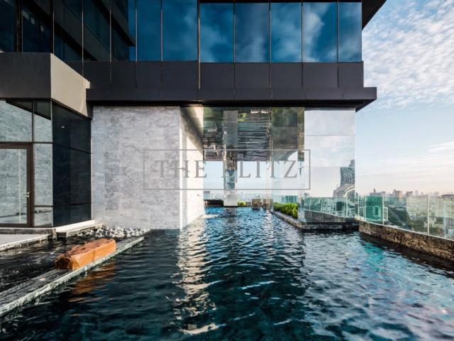 ส่วนกลางลอยฟ้าสุด Exclusive วิวสวยที่สุดในย่าน ️ M Silom สัมผัสสระว่ายน้ำและฟิตเนสลอยฟ้า