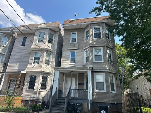 S 17th St