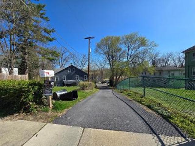 S 12th St