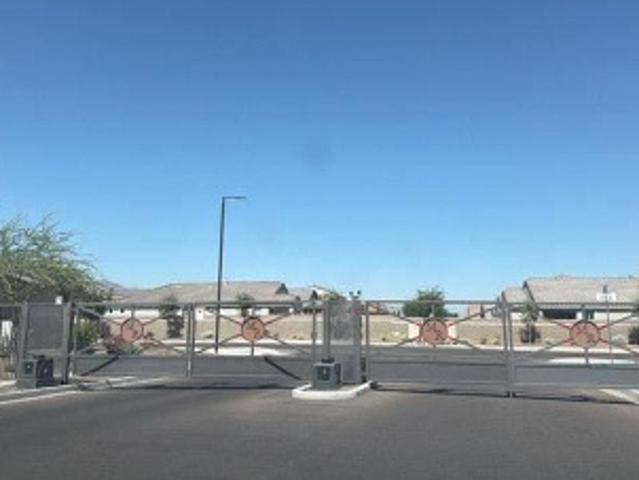 S 67th Dr