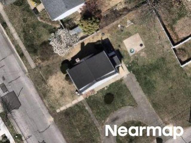 S 7th St