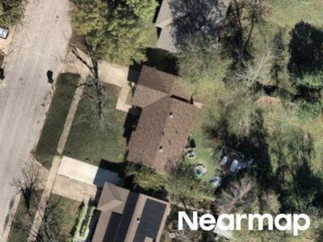 S 7th St