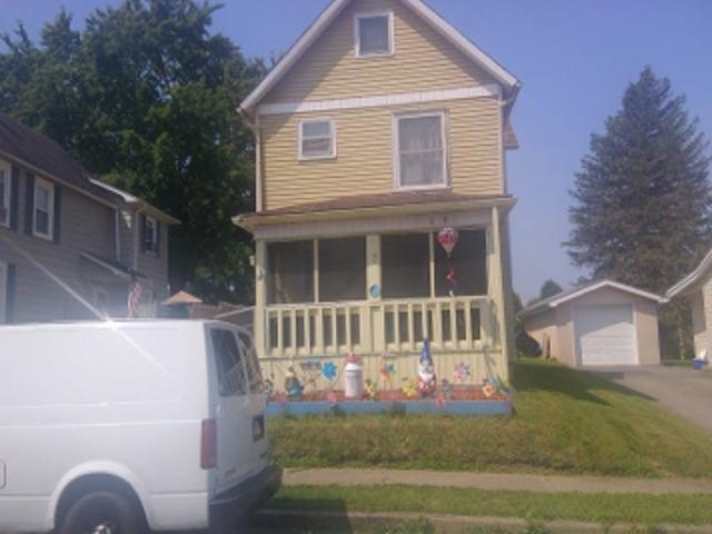 S 9th St