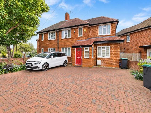 Scotland Green, Tottenham, London, N17 4 bed house to rent £3,000 pcm £692 pw