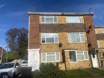Scott Avenue, Gillingham, Kent, ME8 2 bed maisonette to rent £1,150 pcm £265 pw