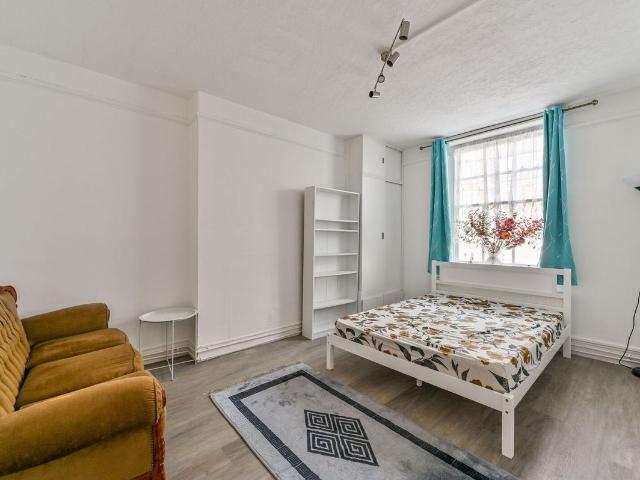 Scott Ellis Gardens, St John's Wood, London NW8, 3 bed flat to rent, £2,750 pcm | PrimeLocation