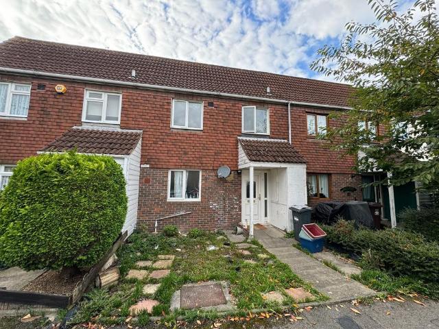 Scott Gardens, Hounslow, TW5 4 bed terraced house to rent £2,700 pcm £623 pw