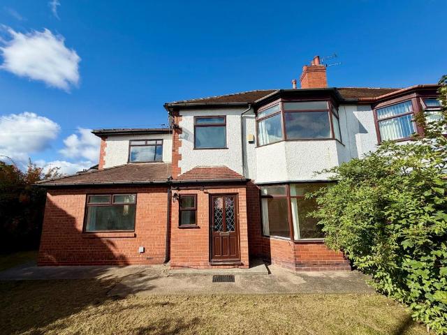 Scott Hall Road, Leeds, West. 4 bed semi detached house to rent £1,295 pcm £299 pw