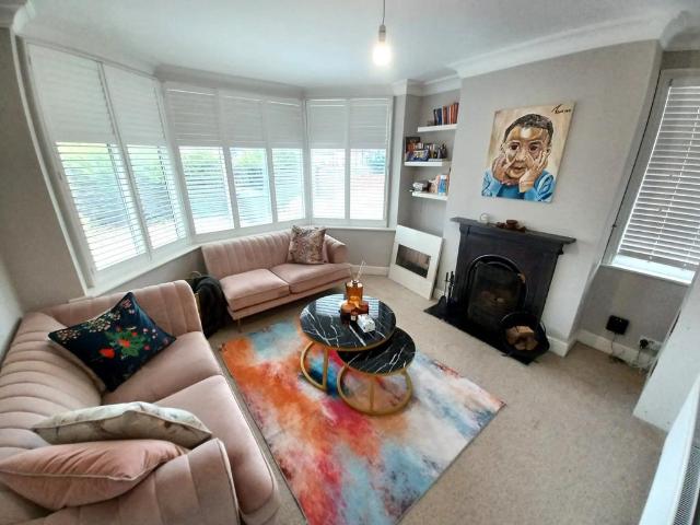 Scott Hall Road, Leeds, West. 3 bed semi detached house to rent £1,295 pcm £299 pw