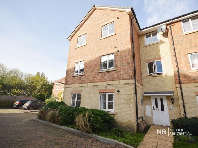 Scott House, Winter Close, Epsom, Surrey. KT17, 2 bed flat to rent, £1,700 pcm | PrimeLocation