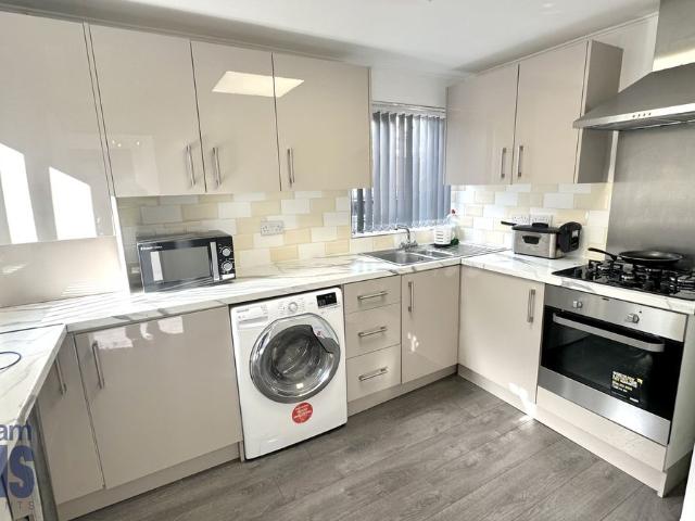 Scott Road, Sheffield, South Yorkshire S4, 2 bed semi detached house to rent, £1,050 pcm | PrimeLocation