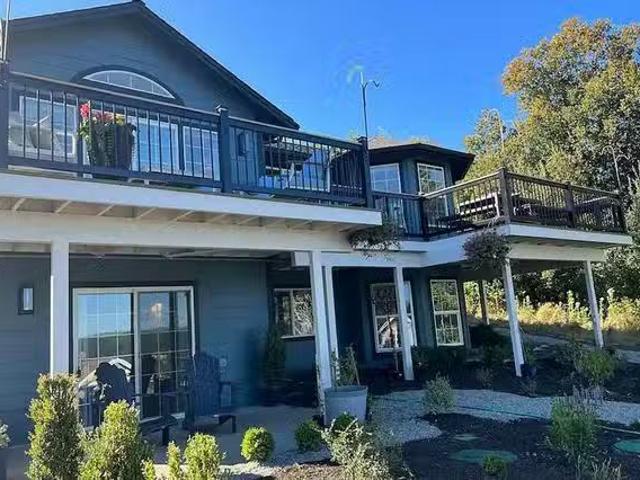 Scott Sund, 5002 South Par Drive, Freeland 5 Bedroom 3 Bath