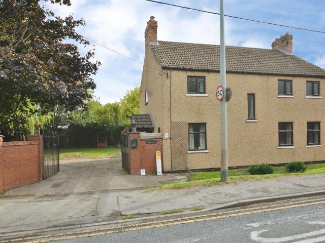 Scotter Road South, Scunthorpe DN17, 4 bed detached house to rent, £1,200 pcm | PrimeLocation