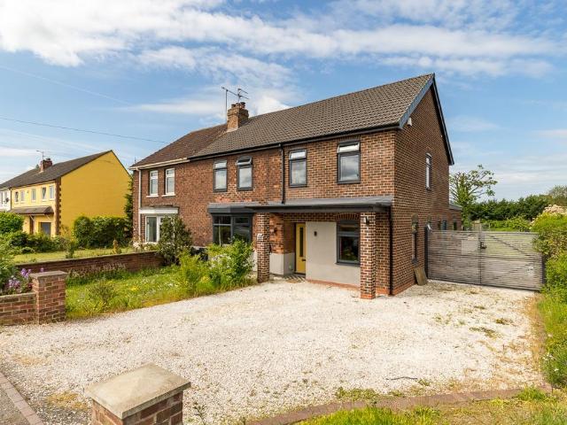 Scotter Road, Scunthorpe 4 bed semi detached house to rent £1,100 pcm £254 pw