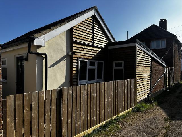 Scotter Road, Pokesdown BH7, 3 bed detached bungalow to rent, £1,395 pcm | PrimeLocation