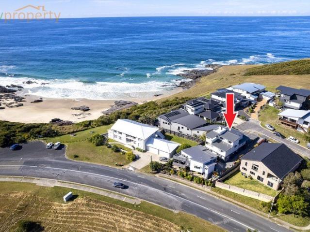 Scotts Head gem