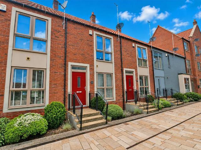 Scotts Square, Hull HU1, 2 bed terraced house to rent, £1,095 pcm | PrimeLocation