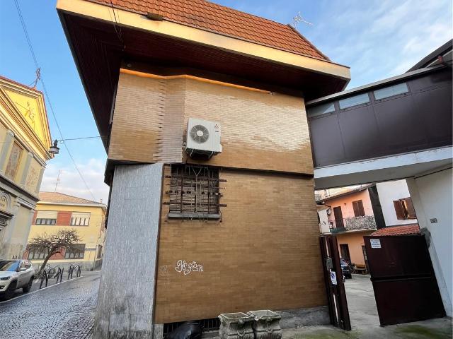 Scopri il tuo rifugio di eleganza a Galliate 440m² Galliate